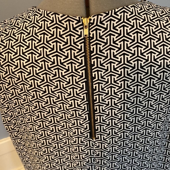 Adrienne Vittadini Shift Geometric Print Dress Size 6 - Picture 3 of 7